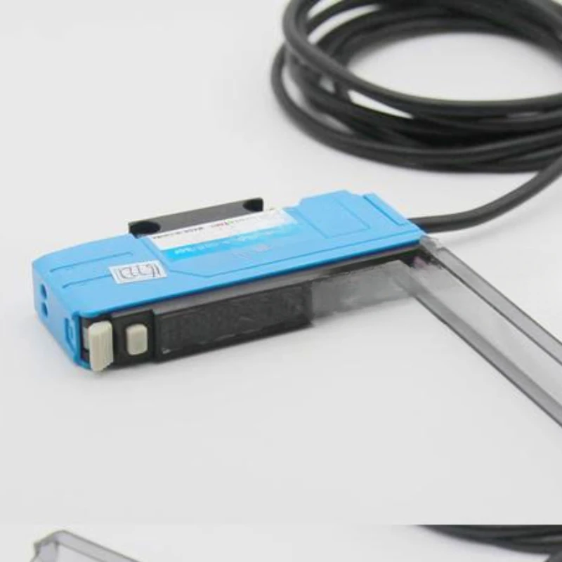 The ER2-501H high-speed 25us fiber amplifier sensor is comparable to the FX-501-CC2