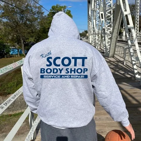 

Мужская бархатная толстовка с капюшоном и карманом-кенгуру на шнурке с буквенным принтом, с заниженными плечами и рукавами с резьбой, мужская толстовка с капюшоном