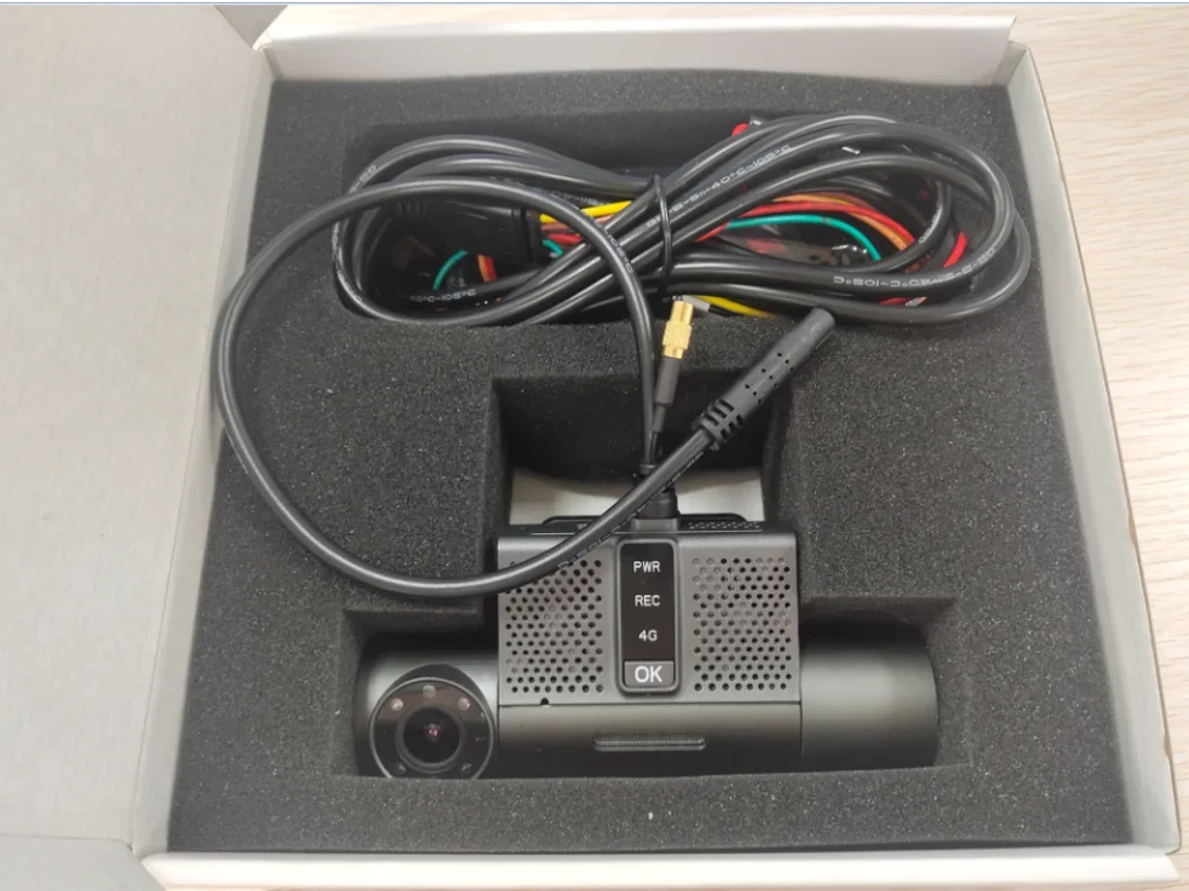 2025 Richmor Versi Baru Lensa Duel 4G 1080P Kamera Dasbor Mdvr Perekam Video Kendaraan dengan Pelacakan GPS