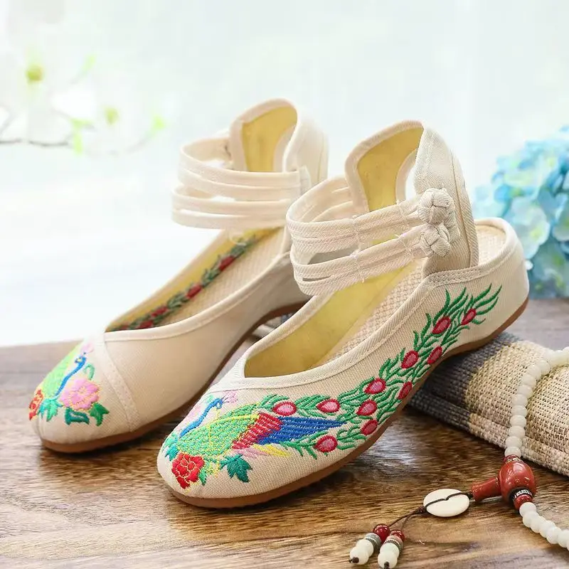 Women Ethnic Style Wedges Embroidered cloth Shoes Summer New Soft Sole Round Toe Buckle Strap Hanfu Shoes Low Heel Sandals