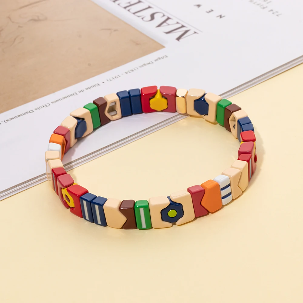 2023 تصميم جديد المينا مطاطا الإسورة للنساء متعددة شكل مزيج زهرة Charms أساور مجوهرات ملونة للهدايا