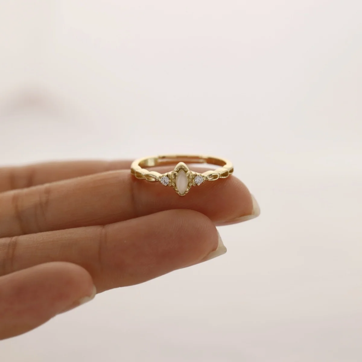Echter offener Ring aus S925-Sterlingsilber, 14 Karat vergoldet, synthetischer Opal für Damen, Alltagskleidung, Vintage-Edelschmuck