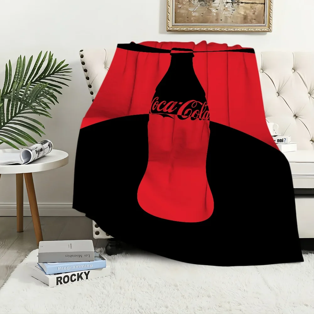 بطانية رمي بشعار CocaCola للأريكة والسفر والمشي لمسافات طويلة والنزهات والفراش من الفلانيل هدية مثالية لعيد الميلاد