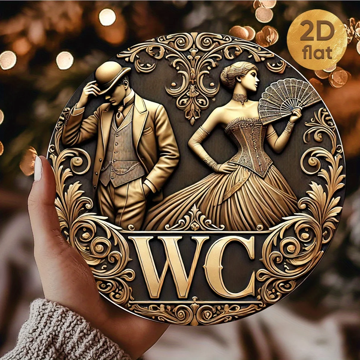 Wanddekorationsschild im Retro-Viktorianischen Stil aus Eisen – Retro-WC-Schild mit floralen Schnitzmustern und goldenen Akzenten