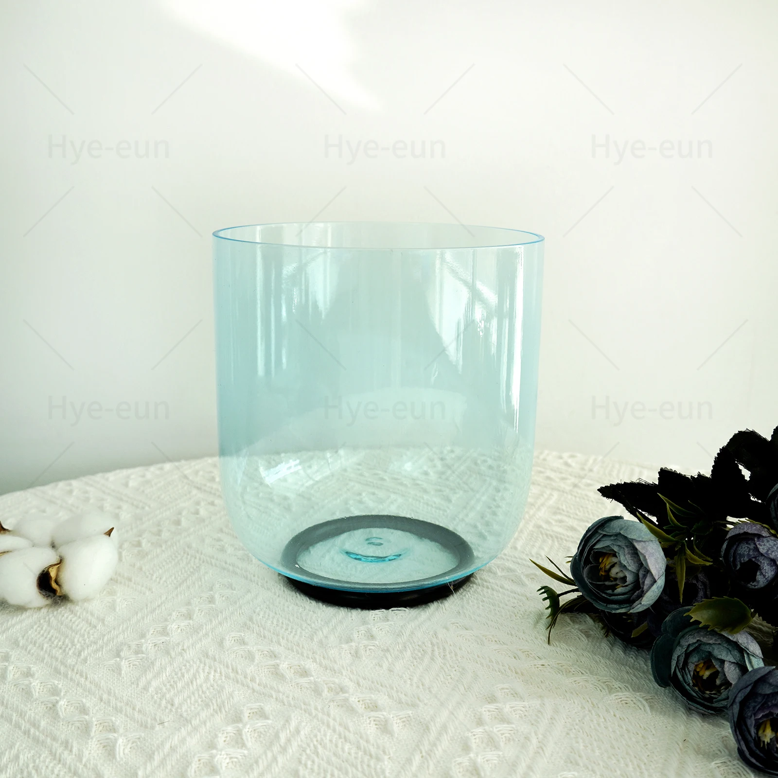 Hey-eun 6 Inch Natural Colored Clear Quartz Crystal Singing Bowl for Sound Healing and yoga with Free Mallet