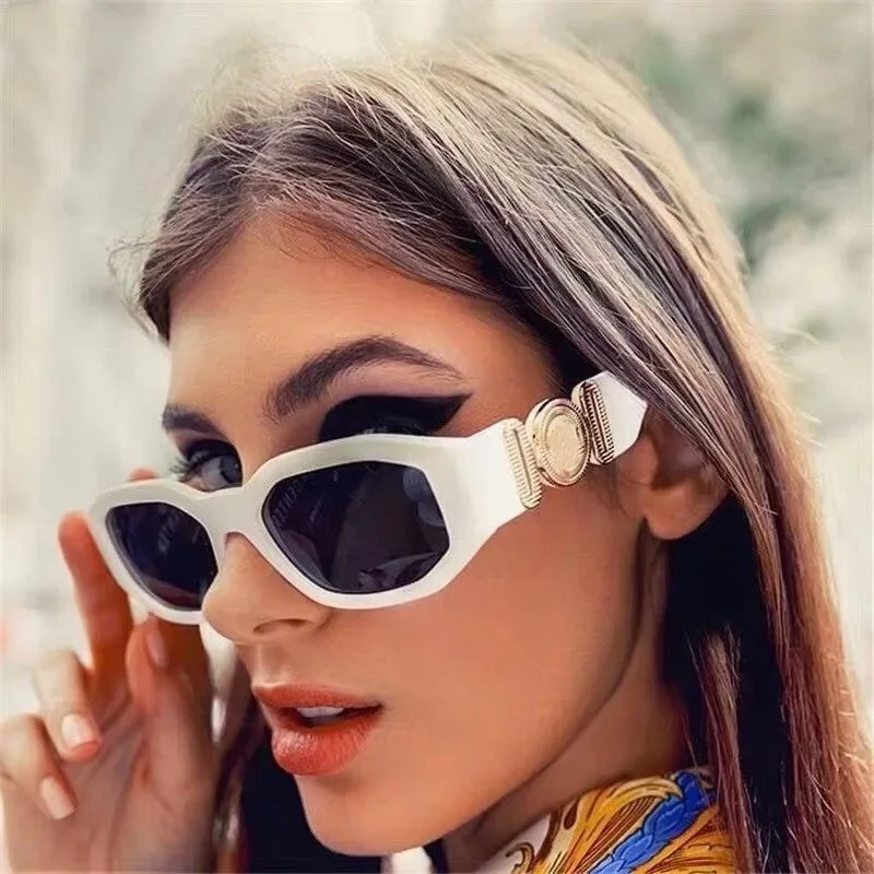 Small Steam Punk Sunglasses Women Men Fashion Personality Lrregular Ladies Women Vintage Cat eye Sun Glasses oculos de sol