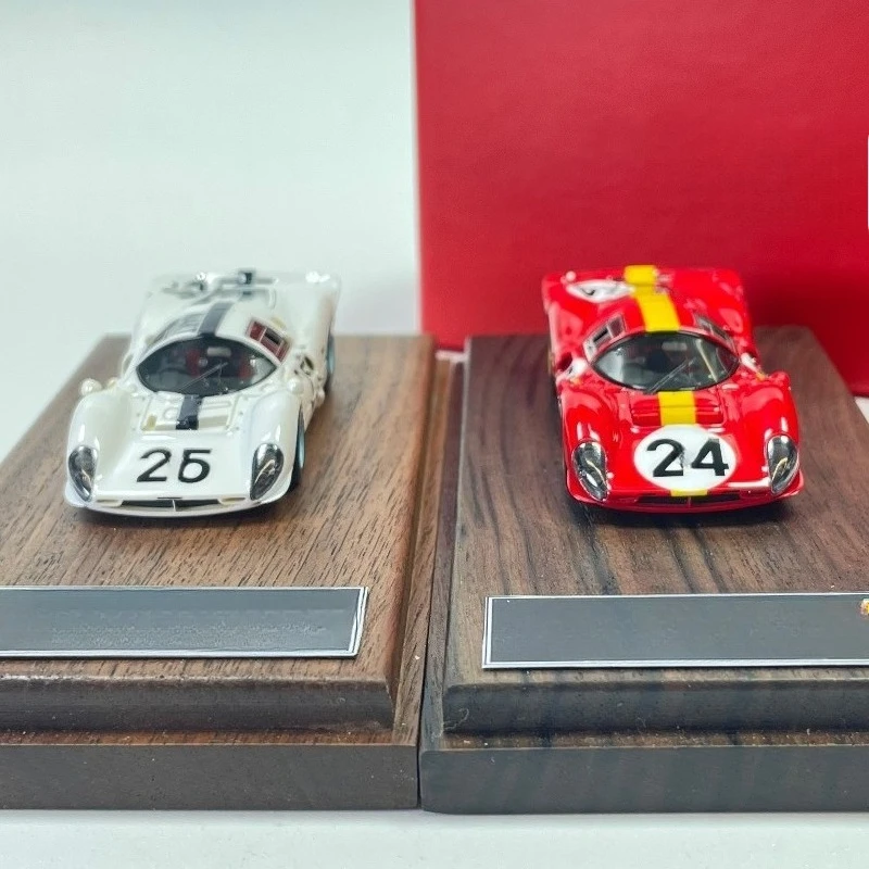 For DMH Prancing Horse 330P4 Convertible (1967) 1:64 Resin Simulation Car Model High End Limited Ornament
