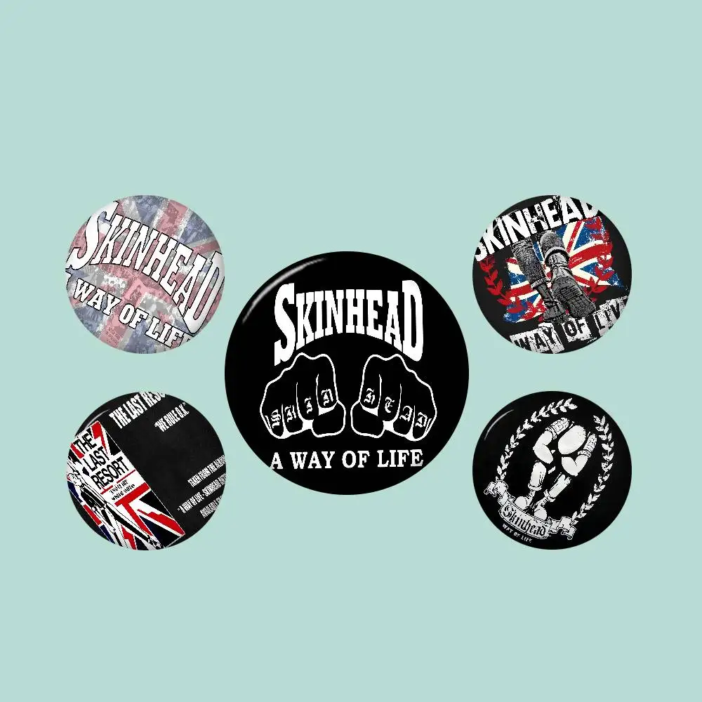 SKINHEAD طريقة الحياة الإبداعية دبابيس مضحك وجه مبتسم جولة المفاجئة في بروش شارة ظهره قبعة اكسسوارات مجوهرات هدايا