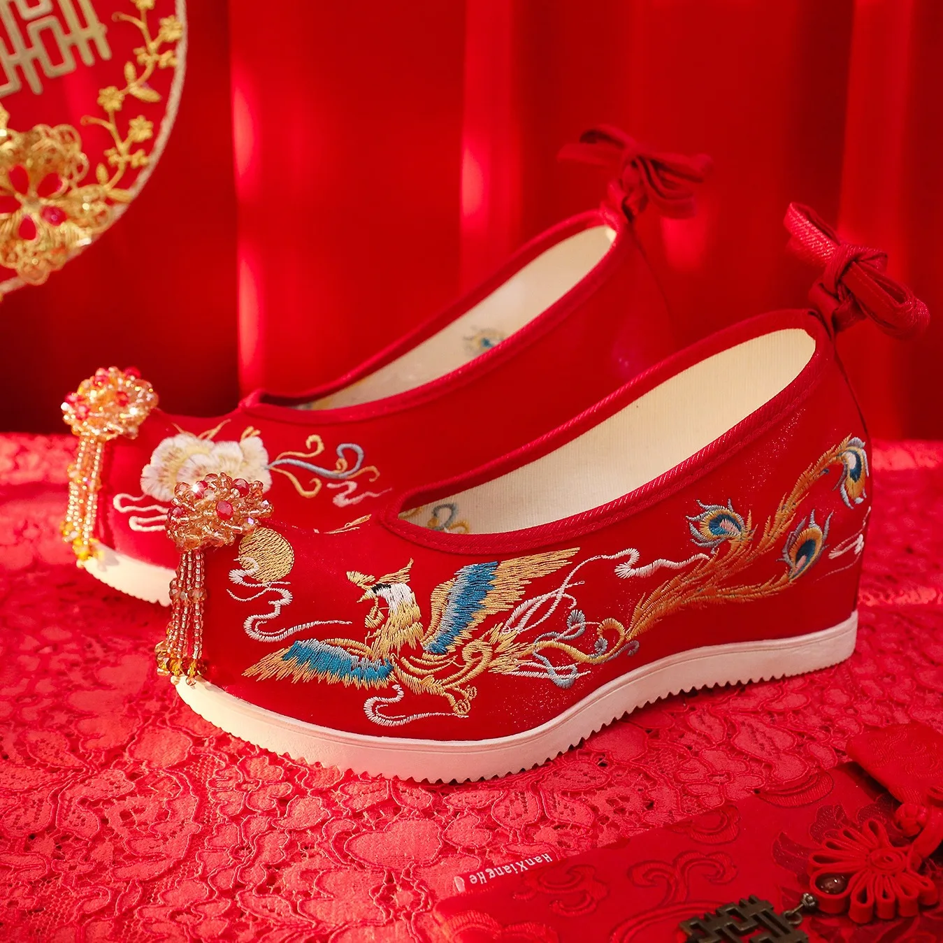 

Xiuhe Shoes for Han Chinese Clothing Pearl Wedding Embroidered Red Ancient Style
