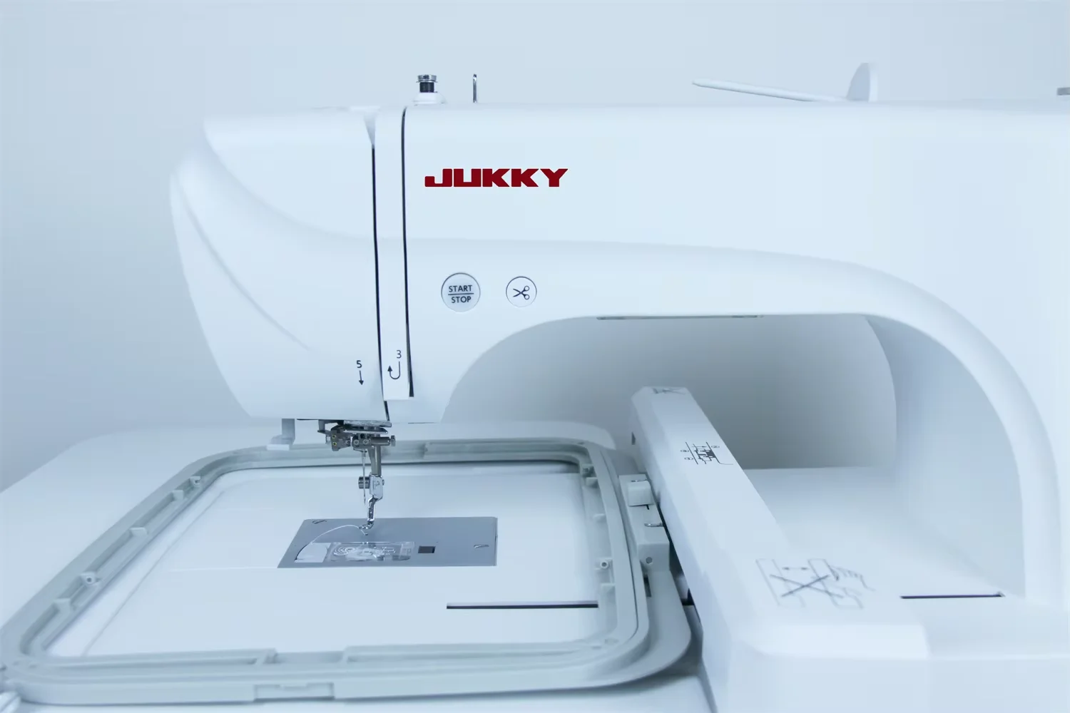 شاشة ملونة كبيرة ES6 مع كمبيوتر أكثر من 300 أنواع من ماكينة الخياطة والتطريز بقوة 55 وات #3