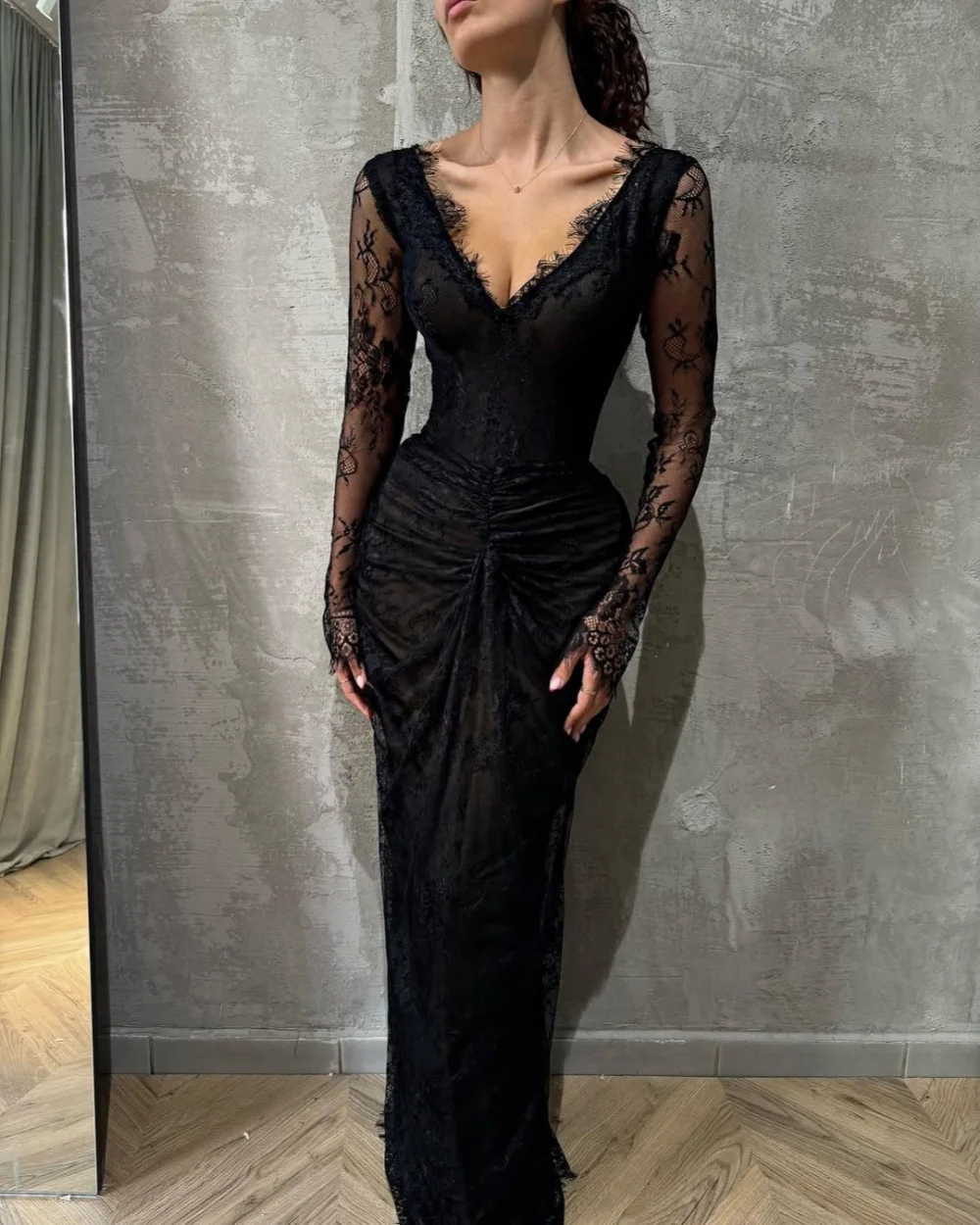 

Customized Modern Style Fashion Lace Pleat Ruched Column V-neck Long Dresses Bespoke Occasion Dresses Sizes Available Classic