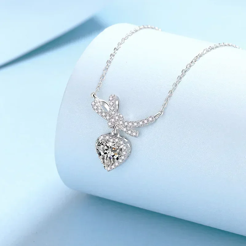

Heart Necklace 1ct Moissanite Diamond Female Bowknot Pendant, Luxury Women's Platinum Pt950 Senior Designer Fine Jewelry Gift