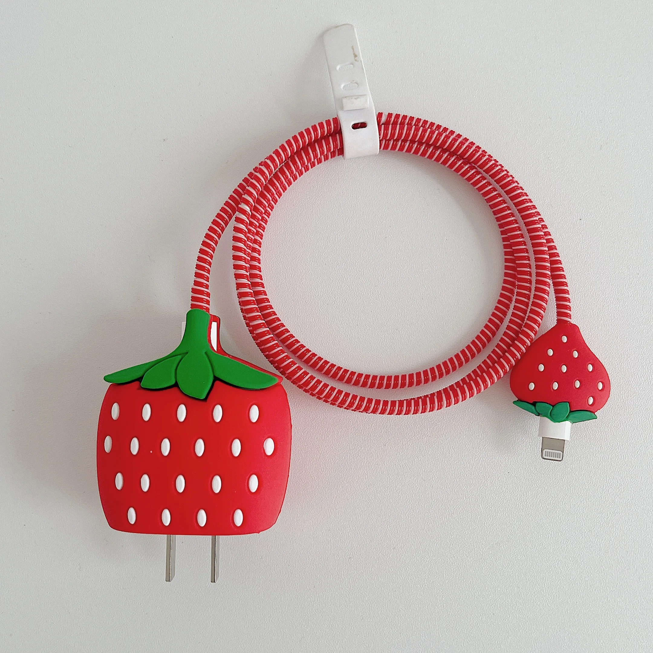 4pcs strawberry Designs Wall Charger Protective Covers  For IPhone 20W Charging Head Sets And Any 1.4-meter Cables