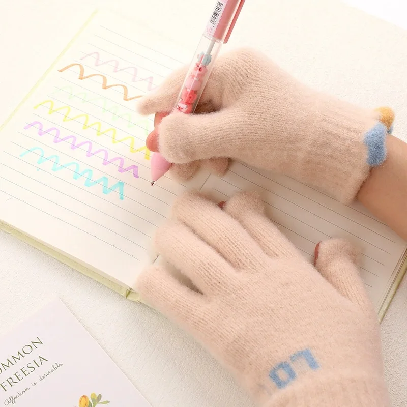 قفازات الأطفال الكورية المحبوكة لطيف المألوف الدافئة الحب دراجة قفازات جميع الأصابع في الهواء الطلق الخريف الشتاء اللعب الملحقات