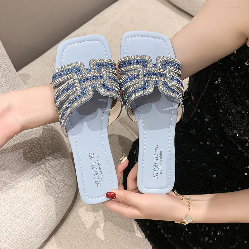 

35-44 Large size flat-bottomed one-word slippers with diamonds, summer outer wear fairy beach cool slippers