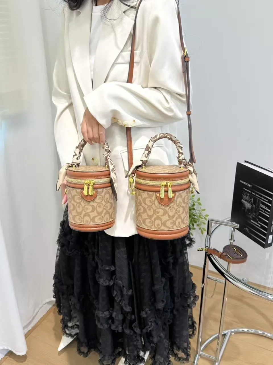 

2025 New Model Premium Luxury Bucket Bag, Elegant Pen Holder Bag, Single Shoulder Crossbody Bag
