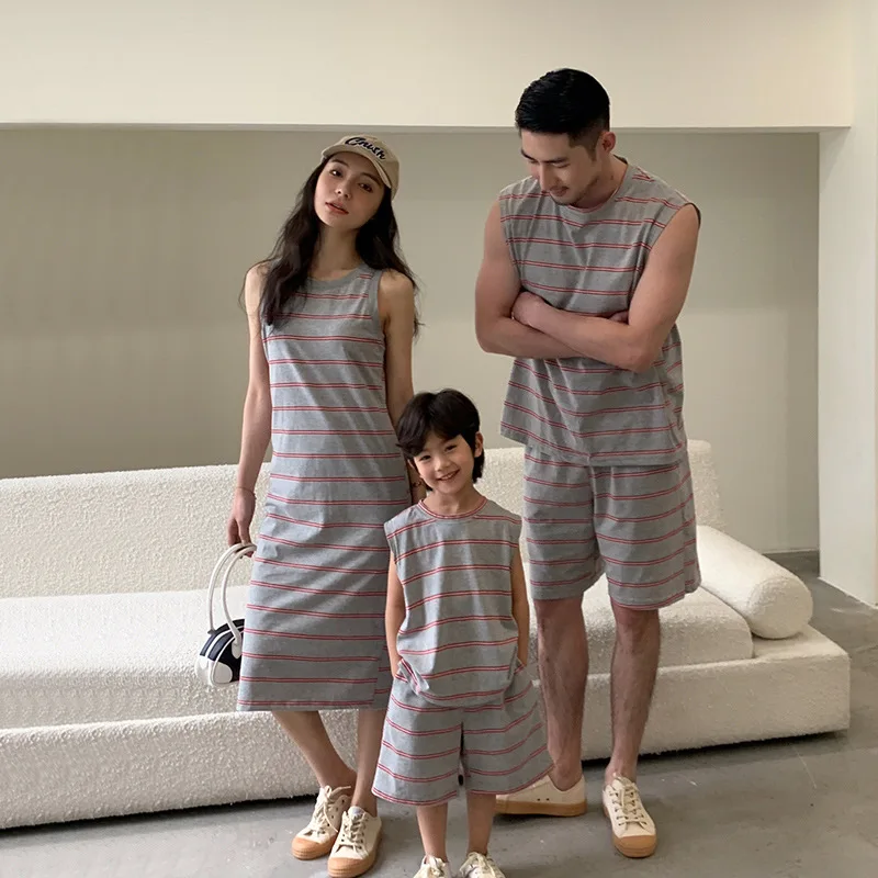 

Family Matching Clothes Mom and Daughter Sleeveless Dress Dad Son Children Vest Shorts Two Piece Set Outfit Korean Women Dresses