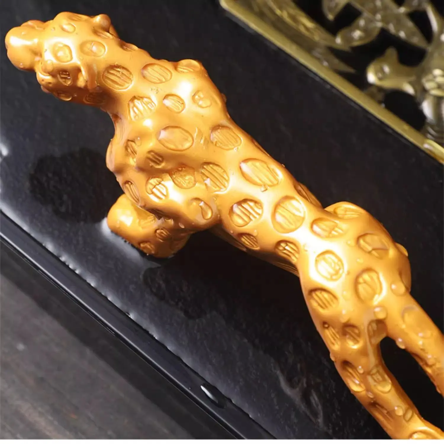 Color-Changing Golden Leopard Tea Pet Figurine, Lucky Money Car Dashboard Decor, Creative Tea Ceremony Gift, Premium Craft