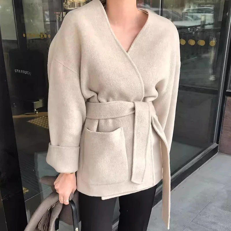 [EWQ] Korean Chic Fashion V-neck Long Sleeve Female Woolen Coat Lace Up Big Pockets Women Winter Coats 2025 Autumn New 16O1873