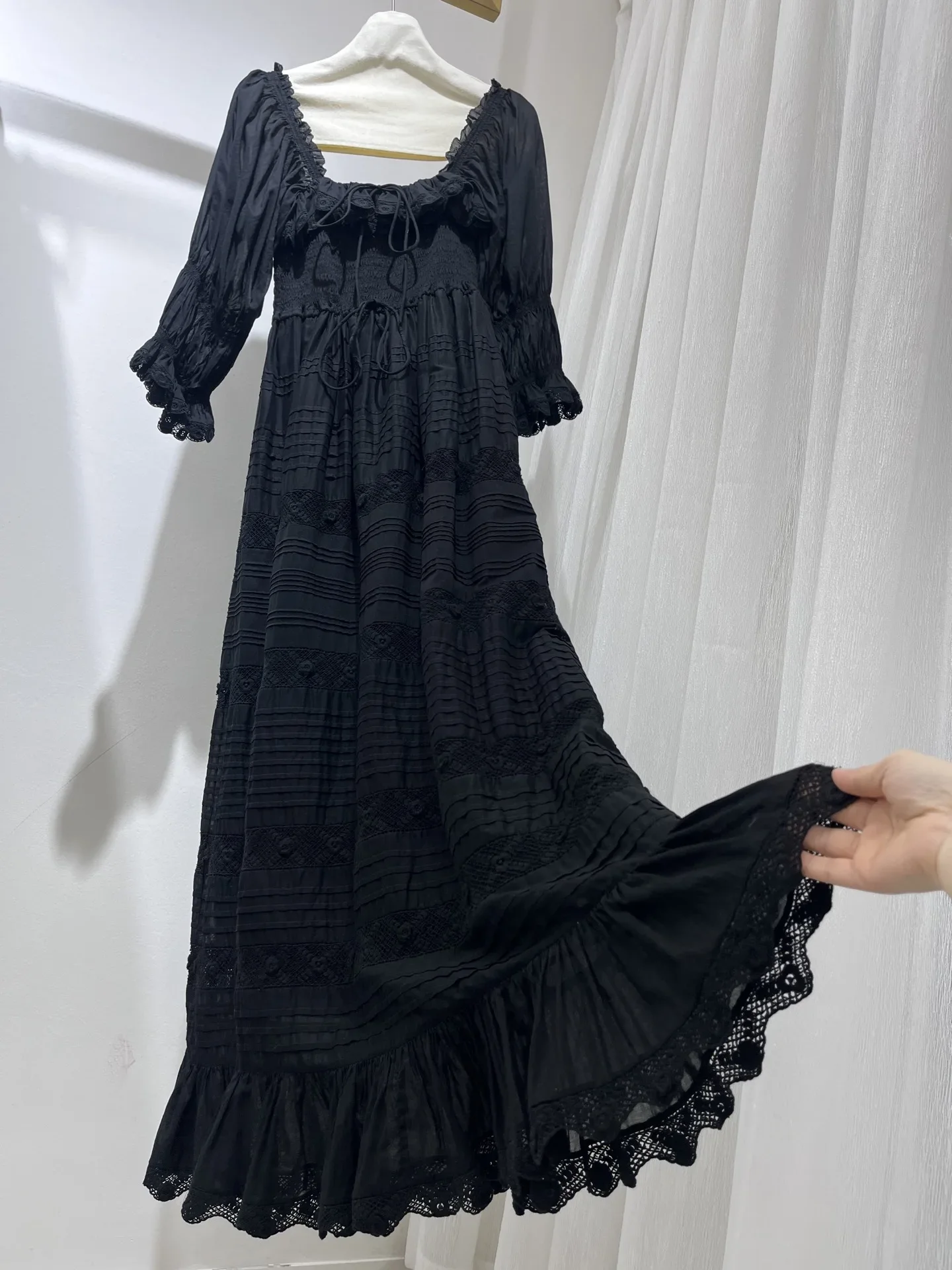 Abito lungo da donna nero in cotone 100% bordo ricamato colletto quadrato manica a sbuffo smocking abito femminile casual in vita elastica