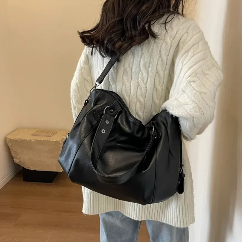 Bolsa de Ombro Feminina Grande em Couro Macio para Laptop — foto 3