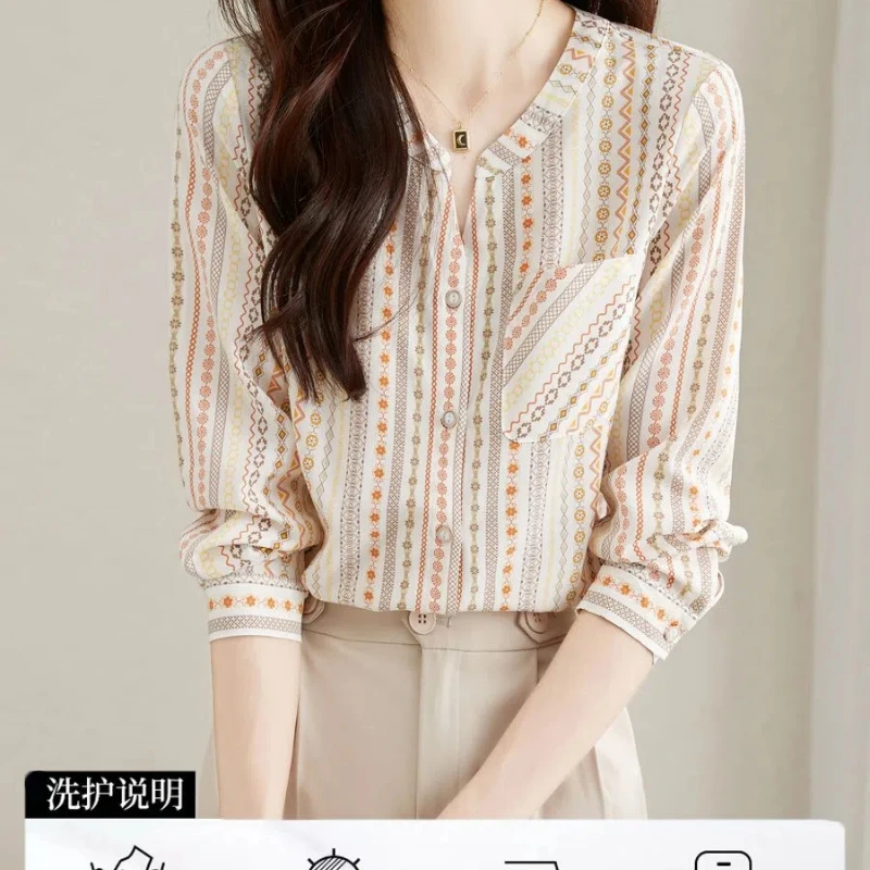 

Spring Autumn New V-neck Long Sleeve Fashion Shirt Women High Street Casual Loose Printing Button Cardigan Vintage Elegant Tops