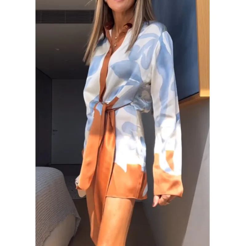 เดรสสั้นแขนยาวพิมพ์ลายกราฟิกสุดฮิต สไตล์ลำลองหลวมๆ สำหรับผู้หญิง แต่งเชือกผูก เหมาะสำหรับงานปาร์ตี้ แฟชั่นผู้หญิง ปกเสื้อเชิ้ต คอลเลคชั่น 2025