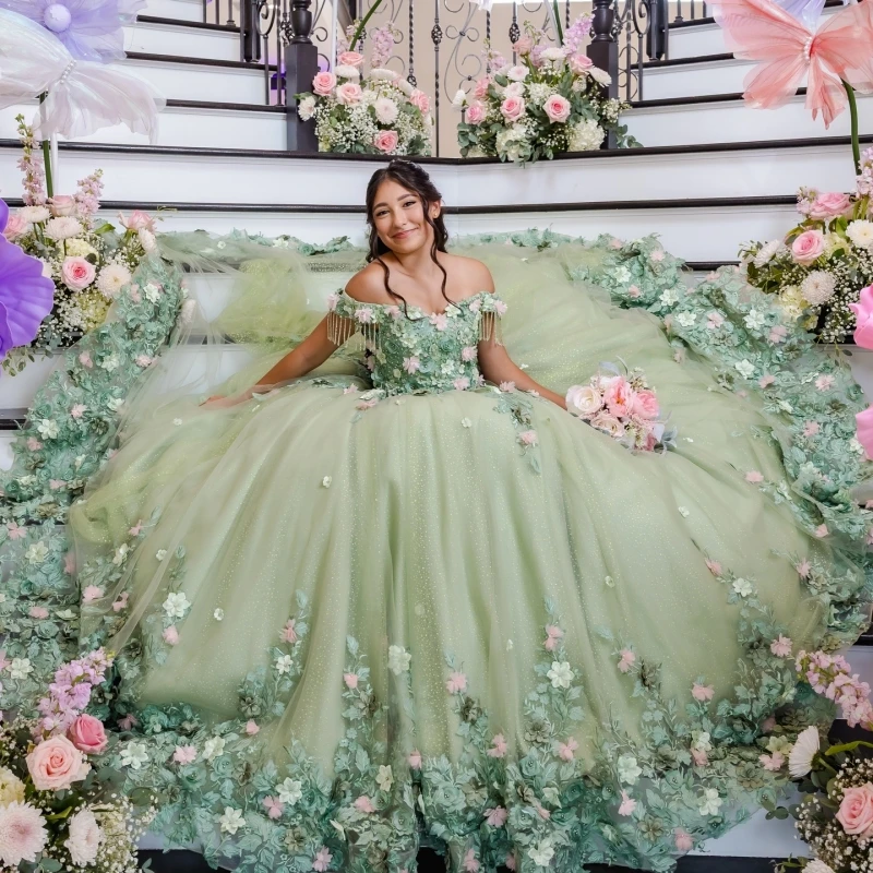 

Green Shiny Ball Gown Quinceanera Dresses Applique Flower Beading Crystal Tiered Tull Corset Off The Shoulder Sweet 16 Dres