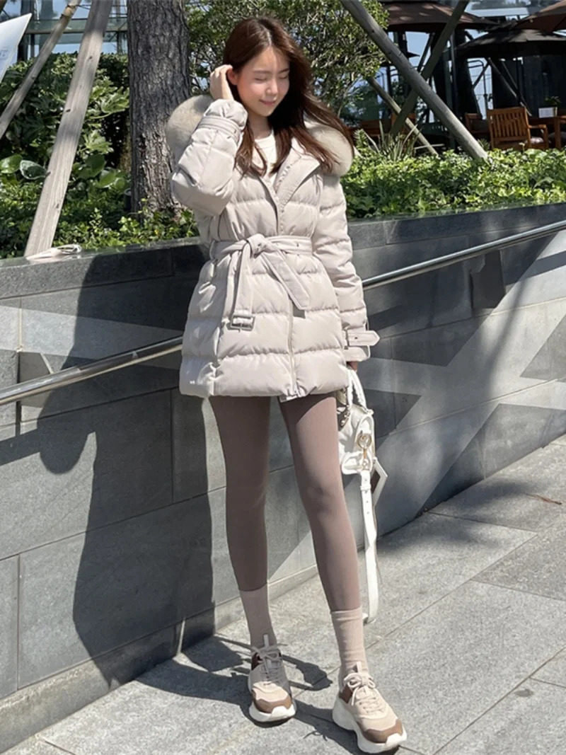 Women's Thiened White Du down Jaet 2023 New Korean Sle Waist-Cinching Faion Large Fur Collar Outerwear