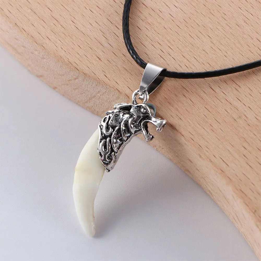 

Cool Hot Sale Men Jewelry Titanium Steel Fashion Wolf Tooth Necklace Domineering Pendant