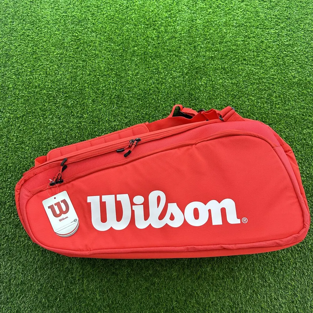 

Wilson 2023 Super Tour Pro Staff, 6 упаковок, теннисная сумка с тонкой вязкой покрытием, рюкзак с 3 деками, сумка для ракетки с термостровками, красная