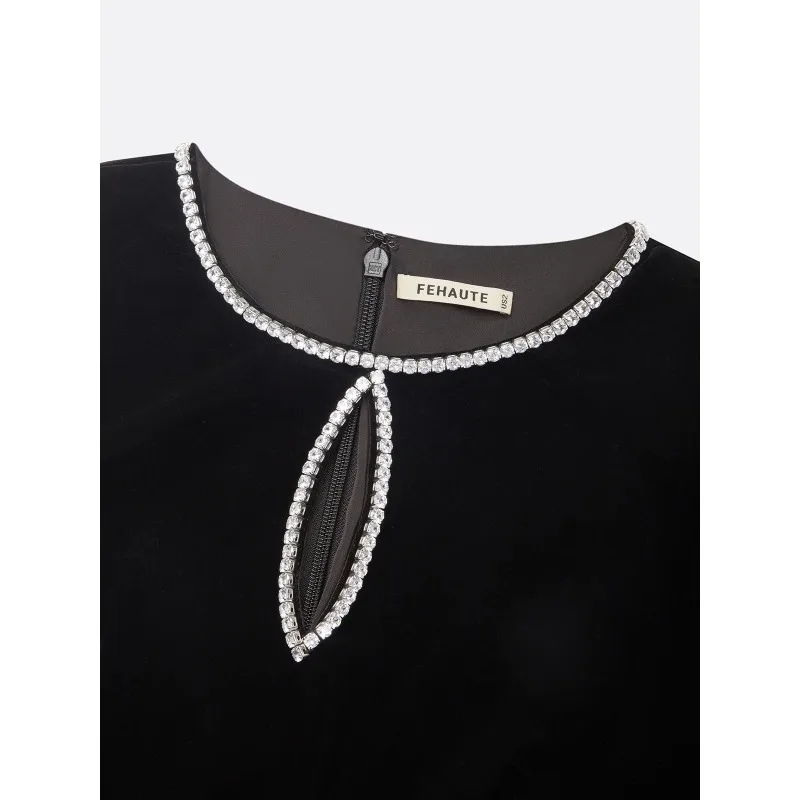 ティナ ブラックベルベットミニドレス 春2026 ホローダイヤモンドトリム 3Dフラワー ジッパーバック 長袖 イブニングパーティードレス 196973