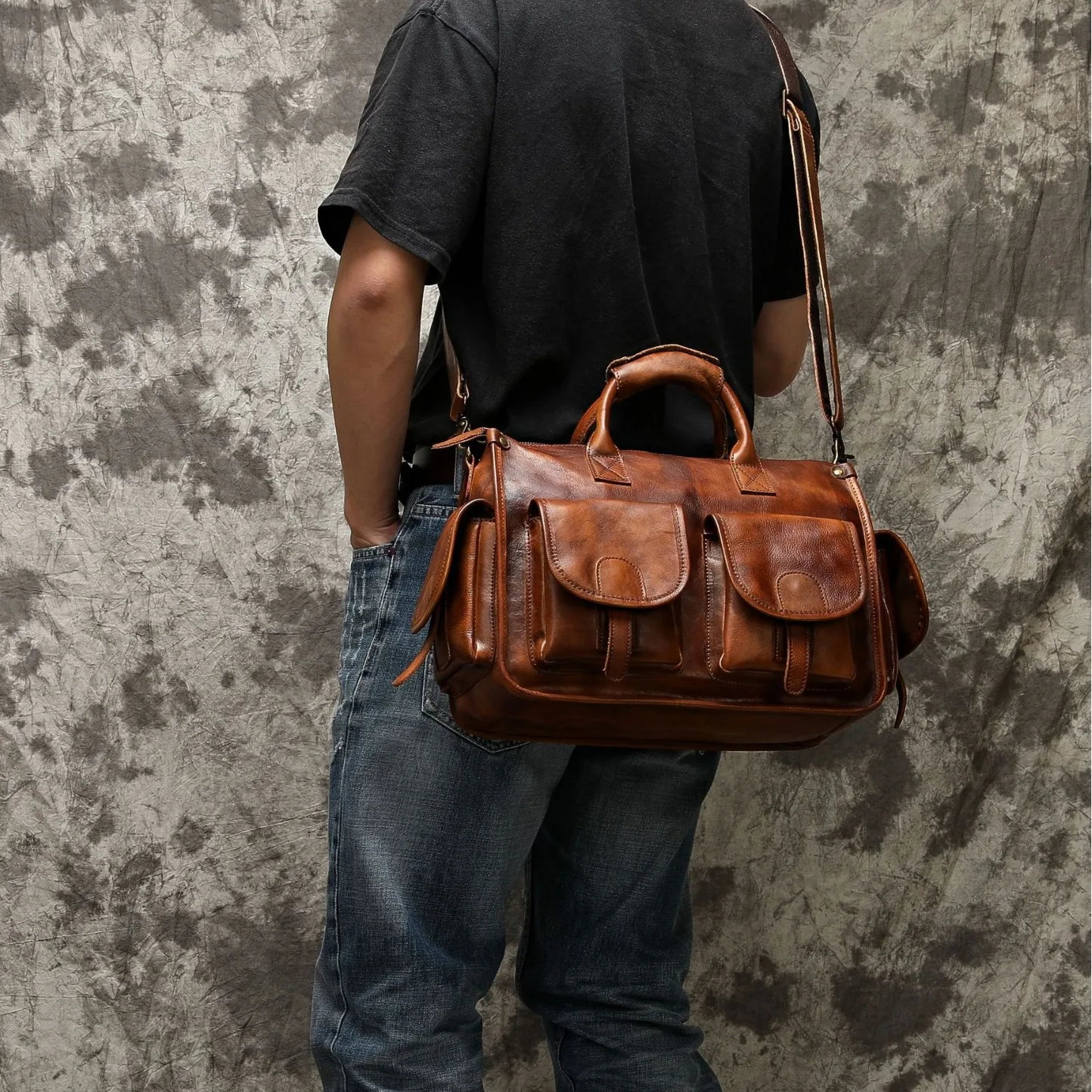 

Men's Cowhide Crossbody Bag Vegetable Tanned Leather Hand-polished Leather Handbag Casual Large Capacity Business Travel Bag