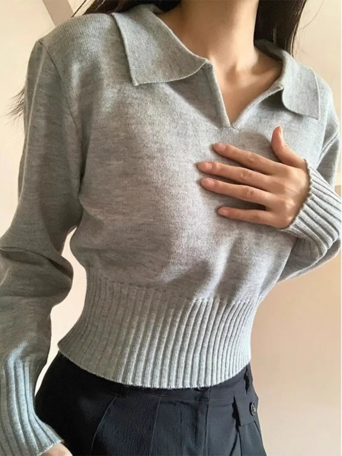 Fall Polo-neck Knitted Base Layer Sweater with A Slim and Unique Short Style, Worn As An Inner Layer Under A Sweater
