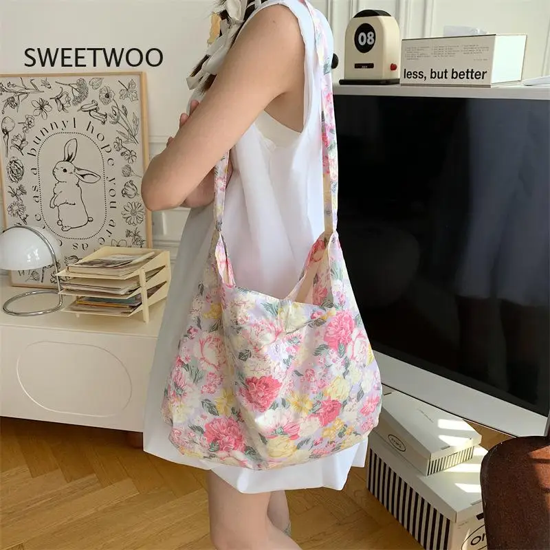2026 Floral Print Canvas Tote Bag Casual Shoulder Bag with Fresh Design for Students and Everyday Use