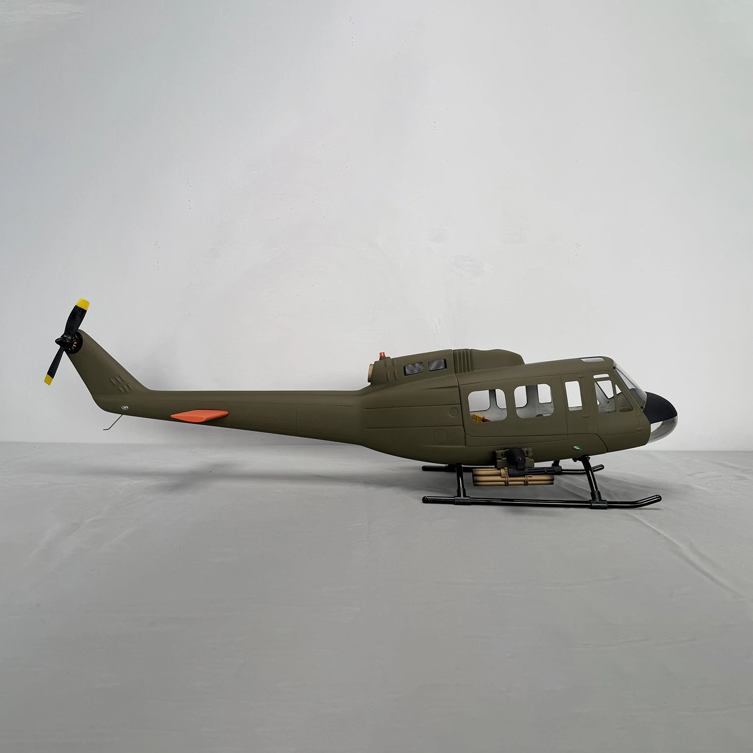 Flight Hobby Roban BELL206 MD5 - đánh giá và giá Rc Hobby Airwolf