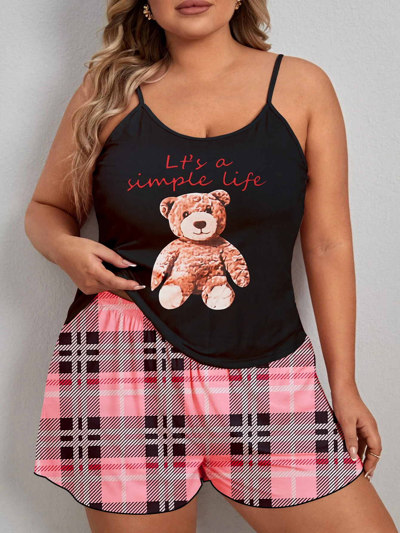 2-piece set of oversized women\'s pajamas cute bear print suspender shorts and home clothing