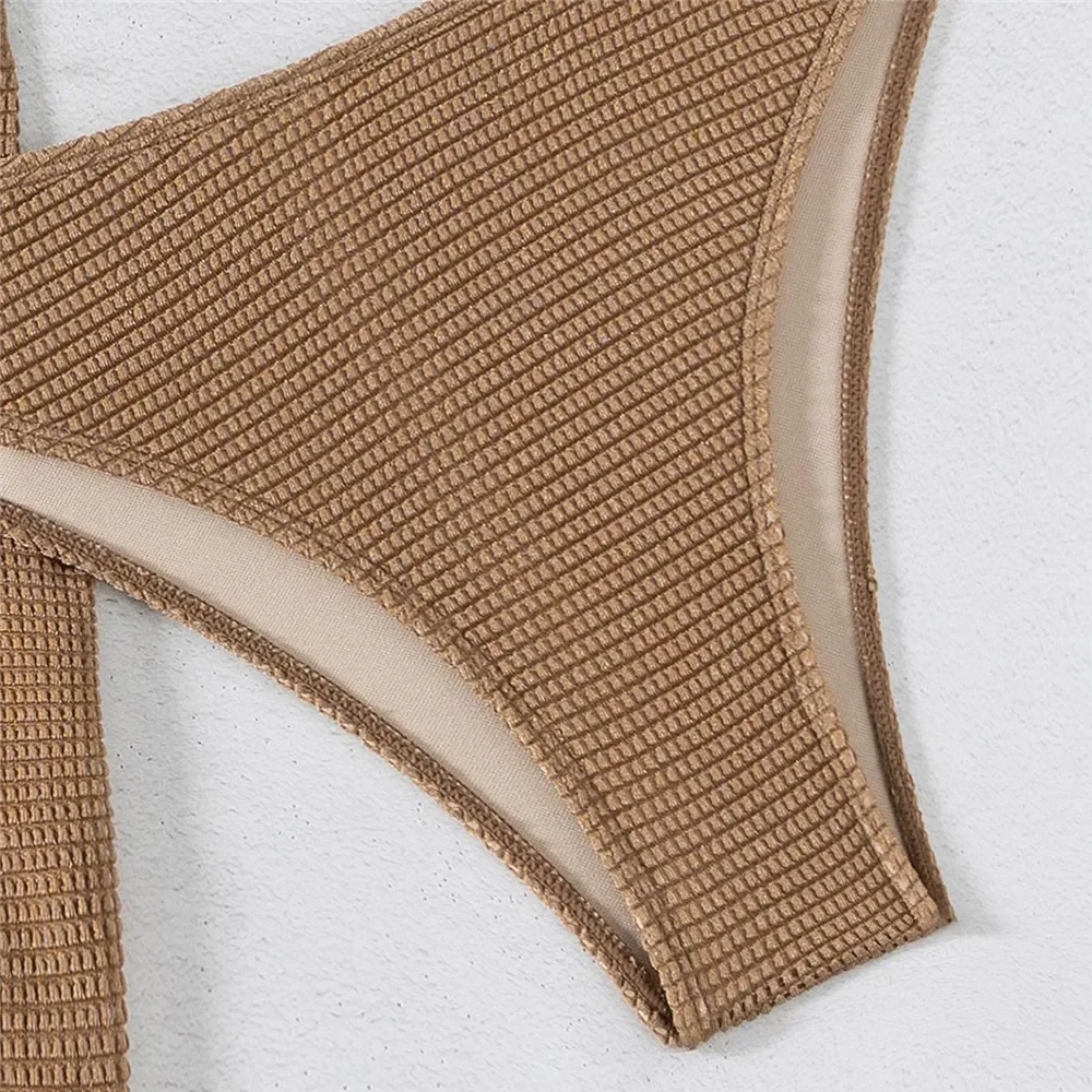 Trajes de baño lisos marrones, conjuntos de Bikinis Bandeau sin tirantes, traje de baño Sexy de 3 piezas para cubrir, Bikini con hebilla de Metal para mujer 2025, ropa de playa
