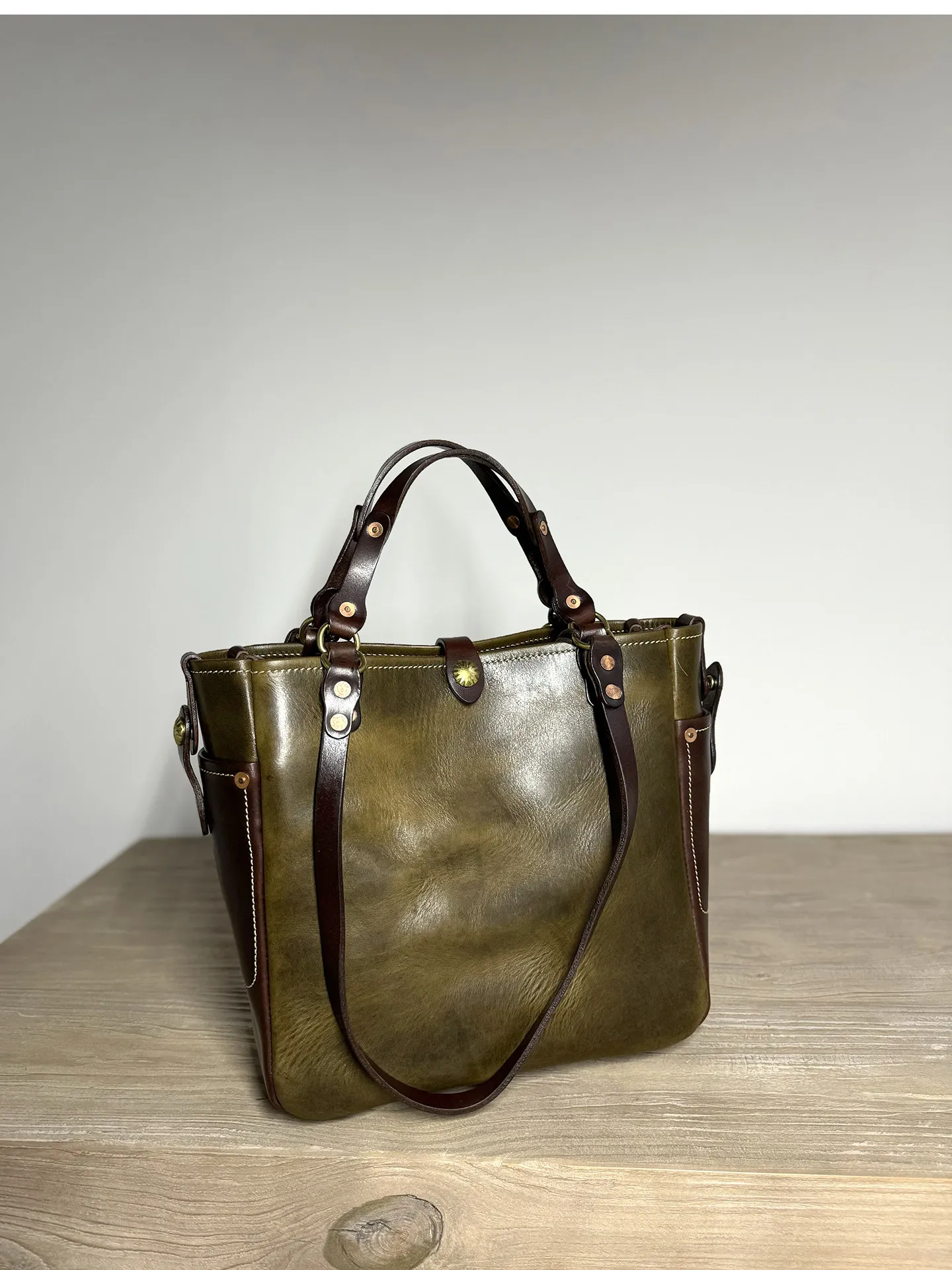 Vintage Designer Handgefertigte Arbeits-Tragetasche aus pflanzlich gegerbtem Rindsleder für Herren, Business Casual Luxus Naturleder Handtasche – Detail 23