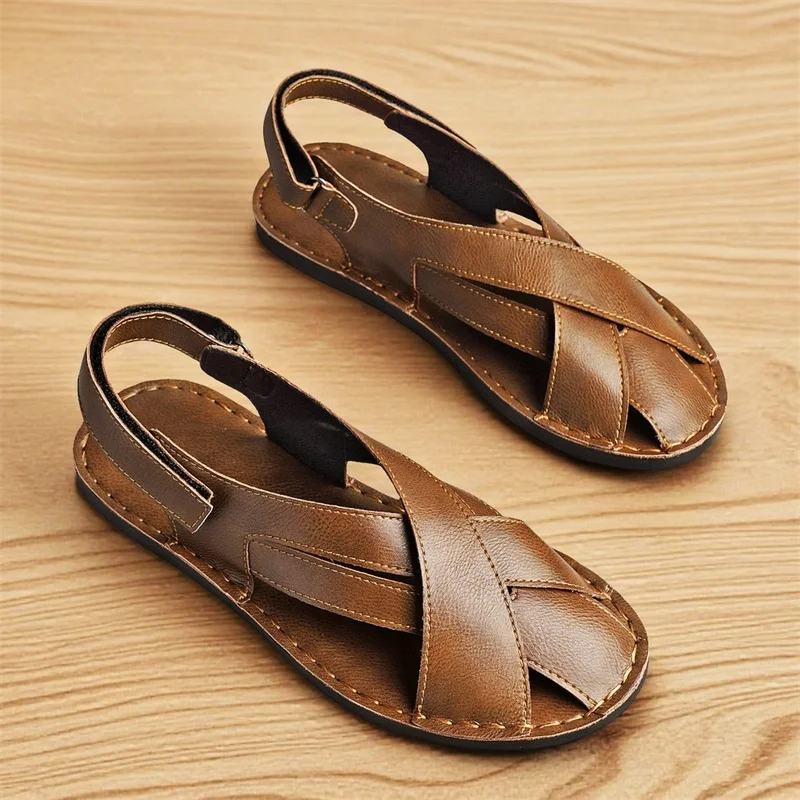 

Fashionable Men's Outdoor Versatile Soft Soled Sandals Hand Sewn Summer New Mens Comfortable Anti Slip Beach Shoes with Toe Caps