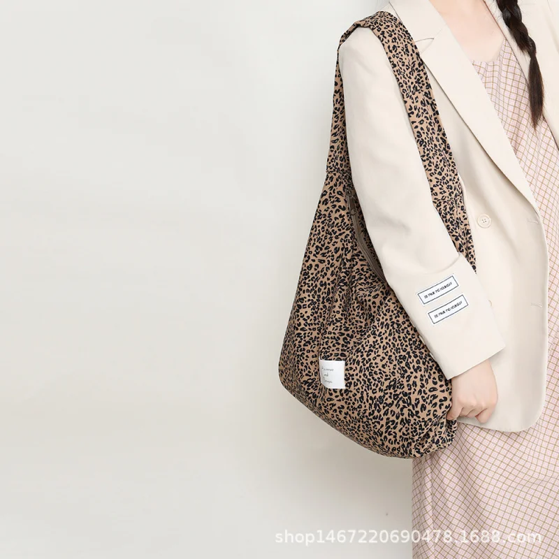 Borsa con stampa leopardata autunnale da donna2024Nuova borsa in tela Designins di interesse specialeBorsa tote Borsa a tracolla di grande capacità