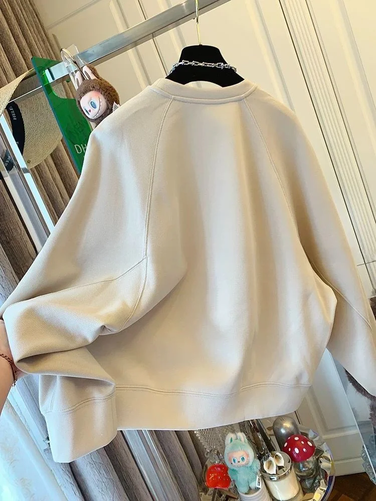 سترة نسائية كبيرة جدًا 300 Pou Batwing Sve طويلة Sve مقاس كبير بلوزة خريفية فضفاضة غير رسمية جديدة 2025