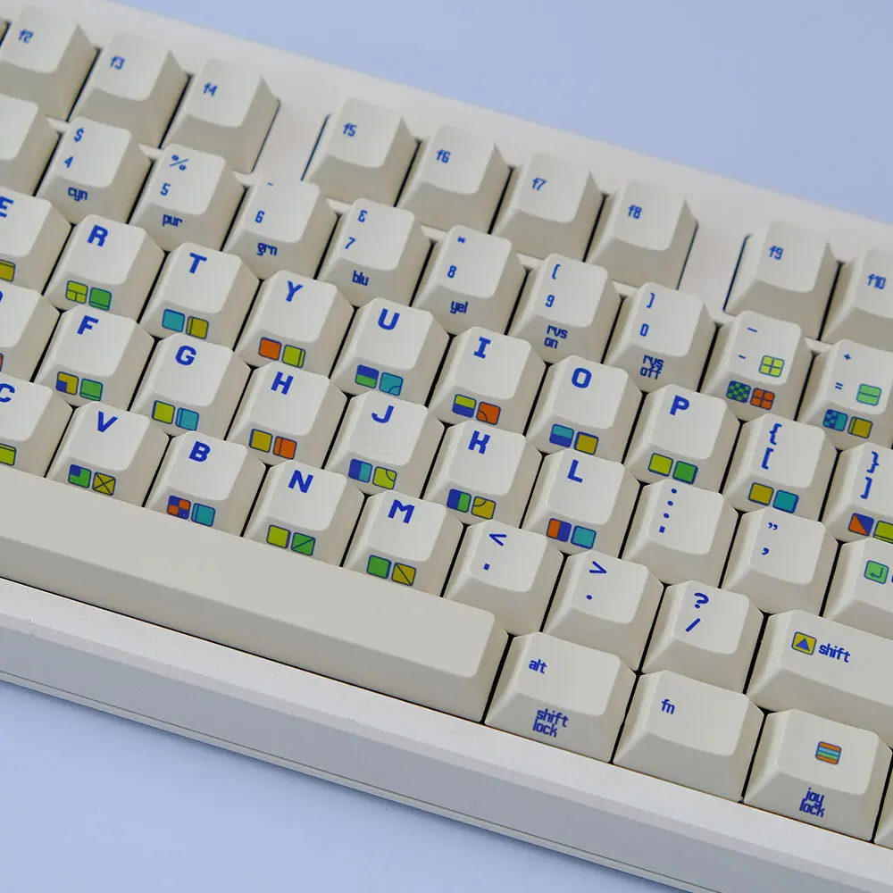 Original Höhe Seite Gravur Sublimation C64R2 Persönlichkeit Retro Tastenkappe mechanische Tastatur 68/75/84/104