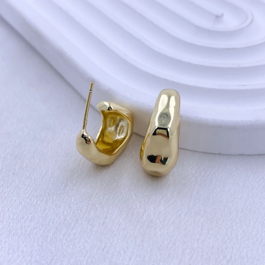 Pendiente de aro de diseño geométrico para mujer, arete grande, chapado en oro, forma de CC, Punk, nuevo