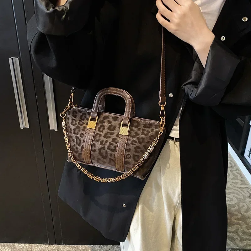 

2025 New! Retro Leopard Print Pillow Bag - Fashion Splicing Shoulder Strap | Women's Versatile Premium Messenger Trendy Bag