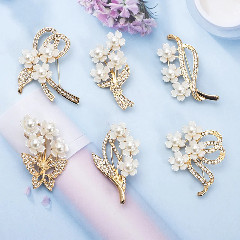 Vintage Flower Bunch Pearl Rhinestone Brooches For Women Wedding Crystal Bouquet Corsage Clothing Pins Jewelry Accessories