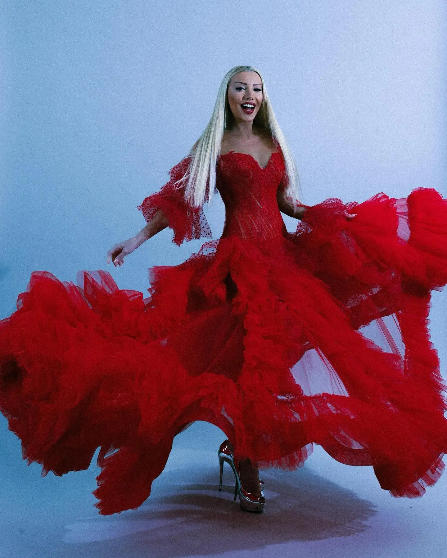 Flame Red Ruffle Bridal Shower Dress Sheer Neck Lace Long Wedding Party Dresses Bride Photoshoot Dress فساتين سهرة