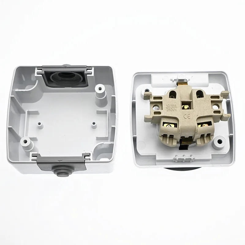 Unità singola con coperchio Presa per unità standard europea standard tedesca Presa per cablaggio impermeabile per alimentatore IP54 montata in superficie