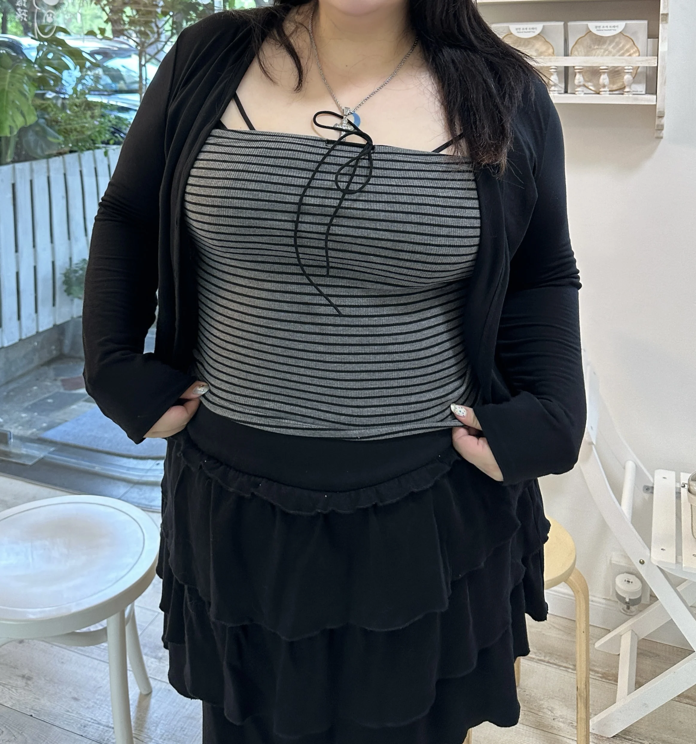 

Женский комплект больших размеров: облегающий полосатый топ-бандо и юбка А-силуэта с высокой талией, повседневный, из смесового полиэстера