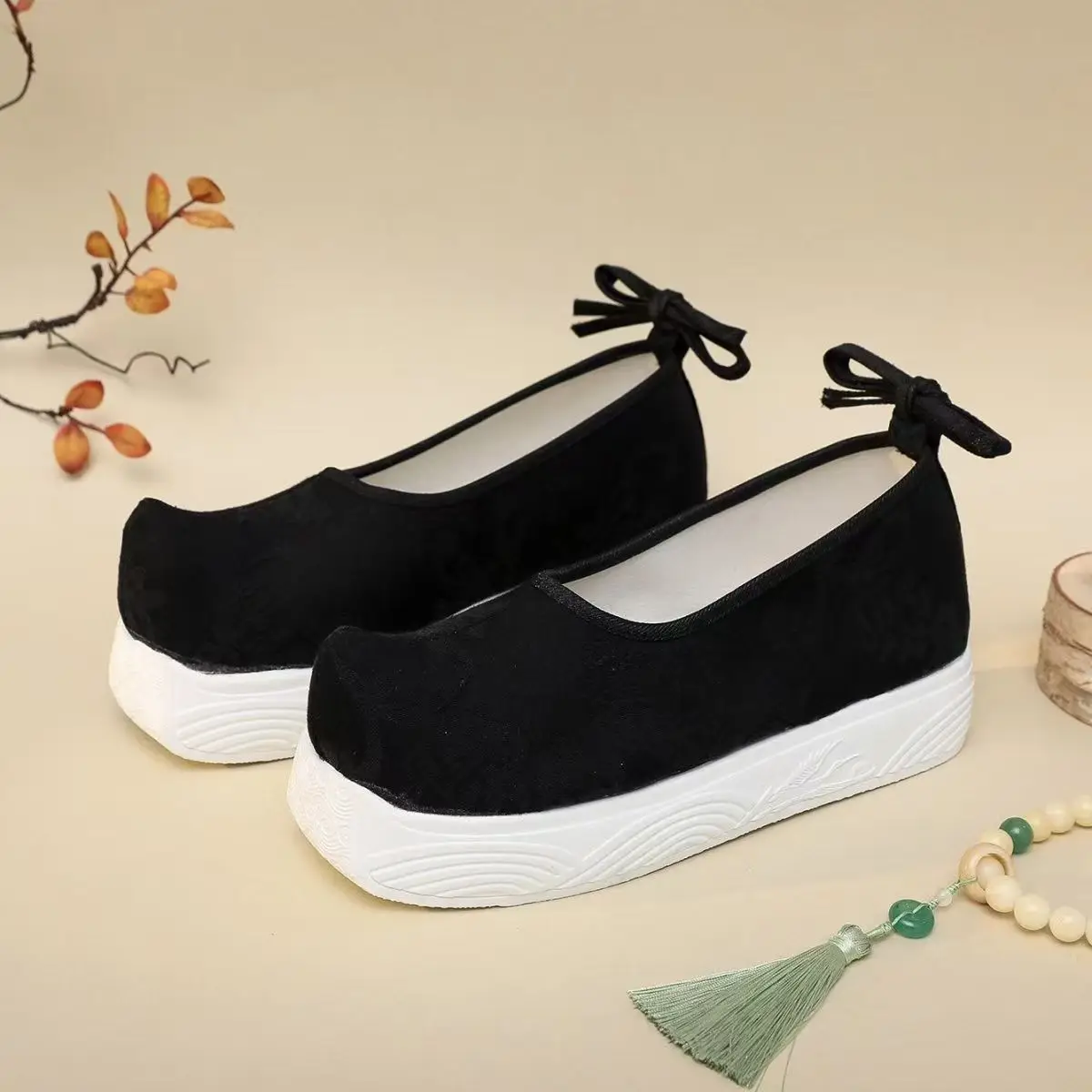 Men Chinese Style 4 cm Thick Sole Solid Color Hanfu Shoes Unisex Cocked Shoes Toe Shallow Ankle Strap Stage Performance Shoes